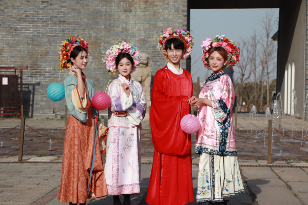 ?一城春色滿(mǎn)街花，首屆肥東撮街簪花節(jié)正式啟動(dòng)